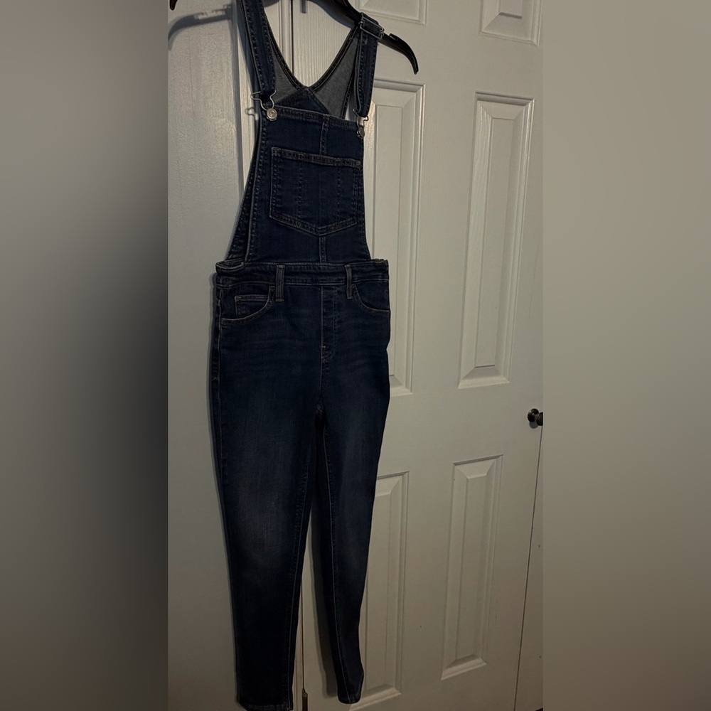 Levi’s vintage inspired Denim Overalls skinny. Size 26.